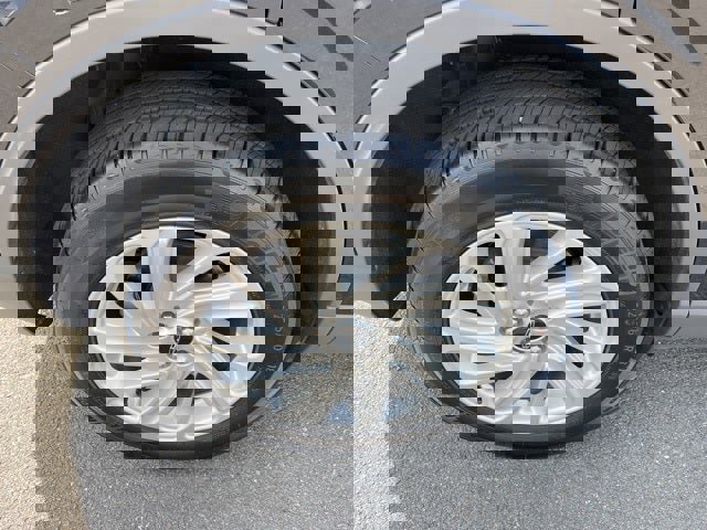 Used 2025 Lincoln Corsair FWD image 17
