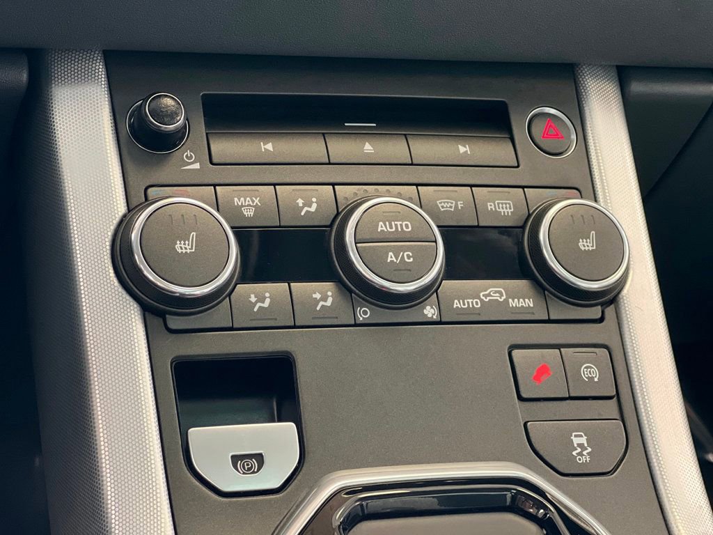 Used 2015 Land Rover Range Rover Evoque Dynamic image 28