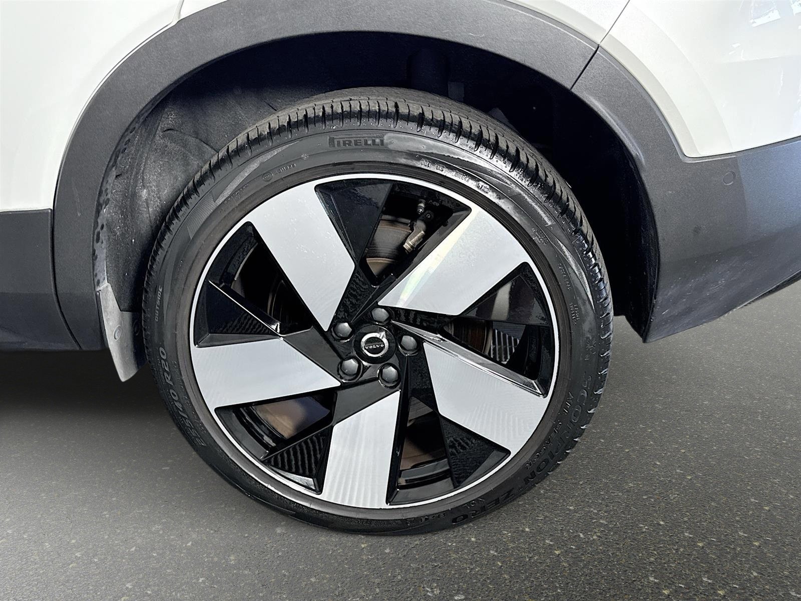 Used 2023 Volvo C40 P8 Recharge Ultimate image 34