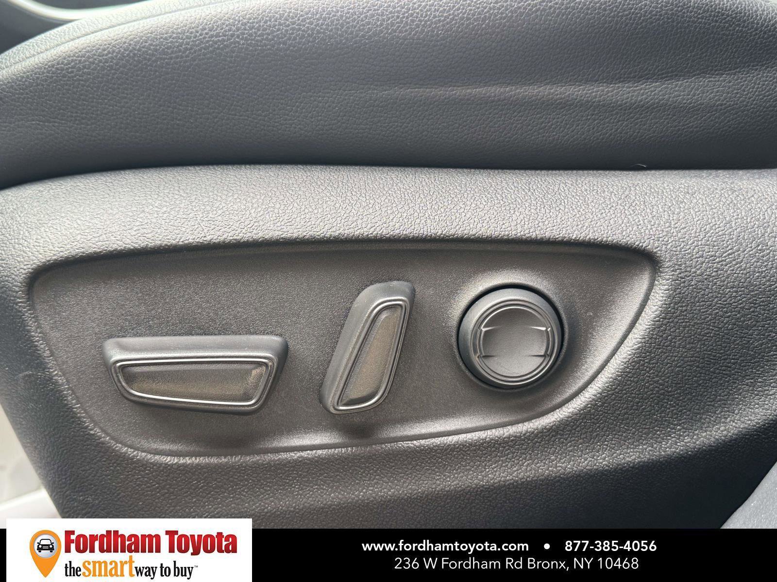 Used 2023 Toyota Highlander XLE image 17