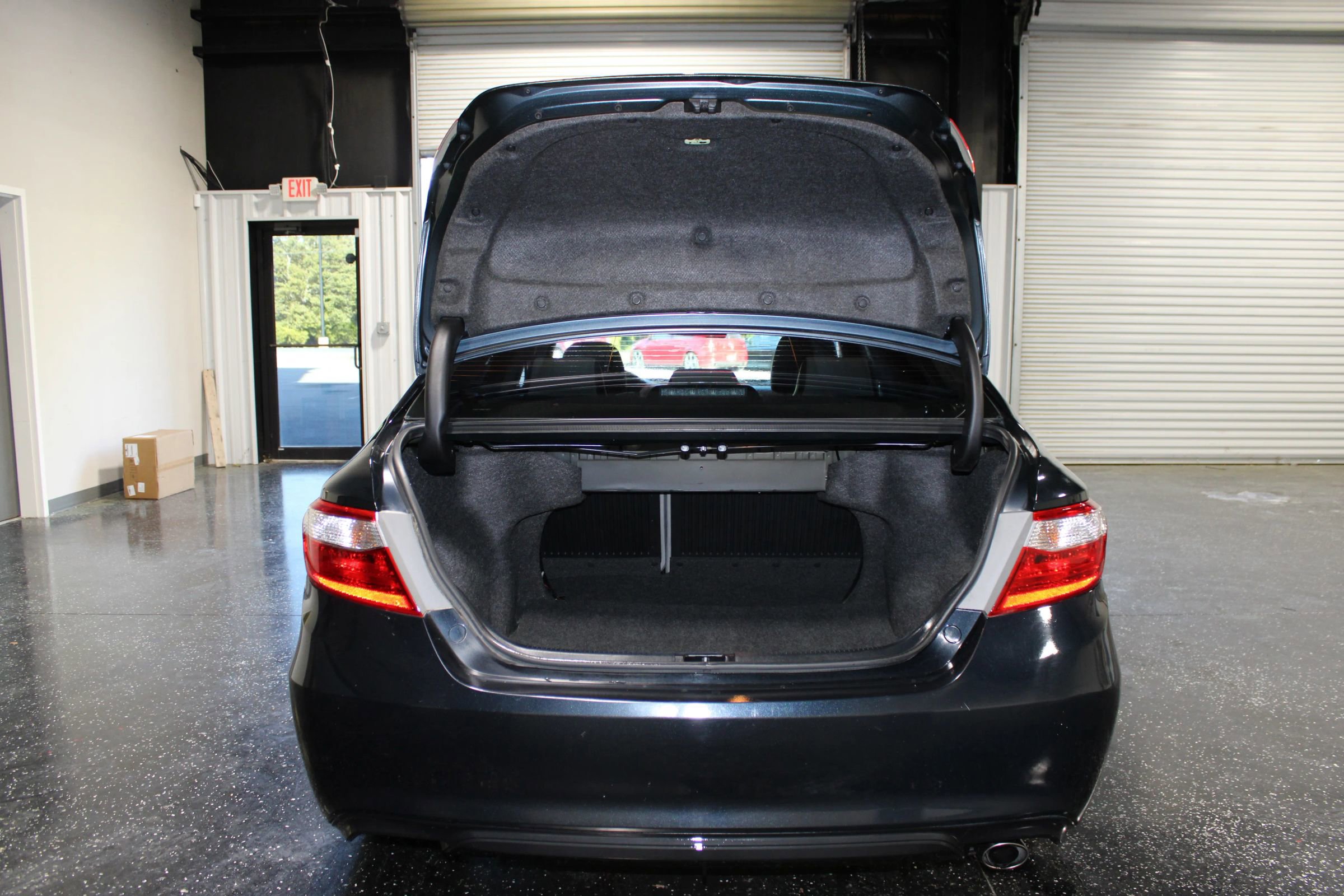Used 2016 Toyota Camry XSE FWD image 28