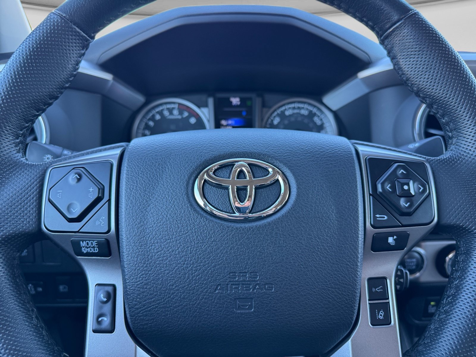 Used 2023 Toyota Tacoma SR5 w/ Technology Package AWD/4WD image 17