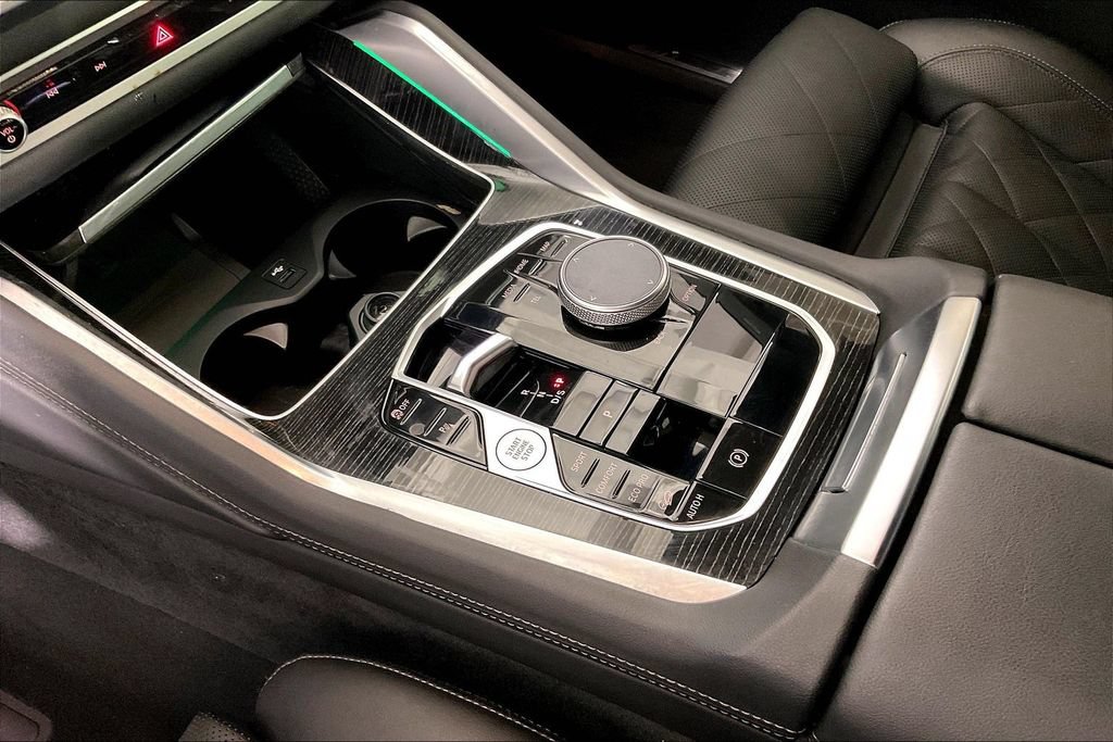 Used 2025 BMW X6 xDrive40i w/ Climate Comfort Package AWD/4WD image 16