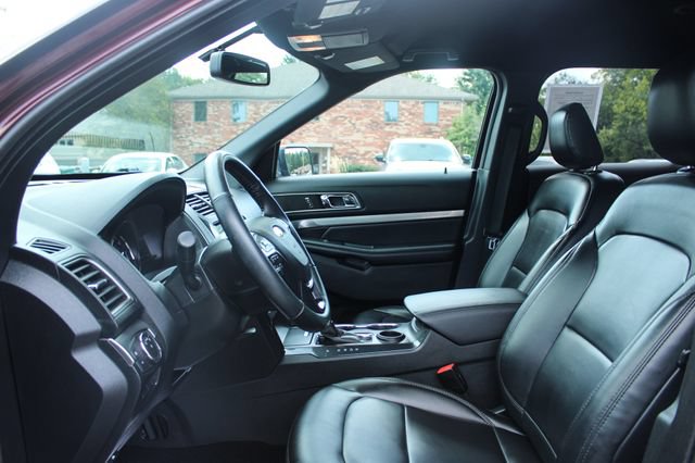 Used 2019 Ford Explorer XLT w/ Equipment Group 202A FWD image 12