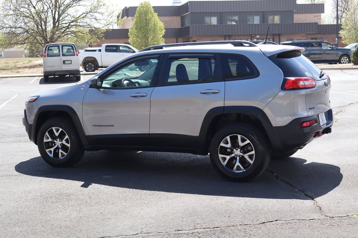 Used 2016 Jeep Cherokee Trailhawk w/ Cold Weather Group AWD/4WD image 8