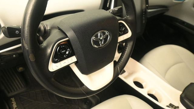 Used 2018 Toyota Prius Prime Premium FWD image 16