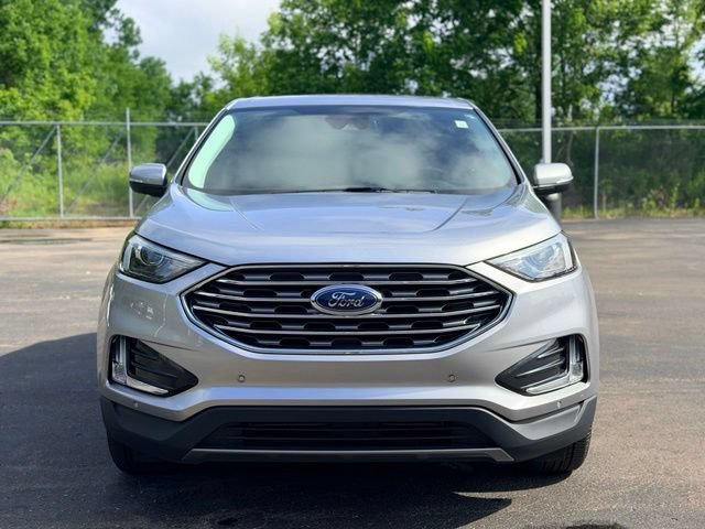 Used 2023 Ford Edge Titanium AWD/4WD image 3
