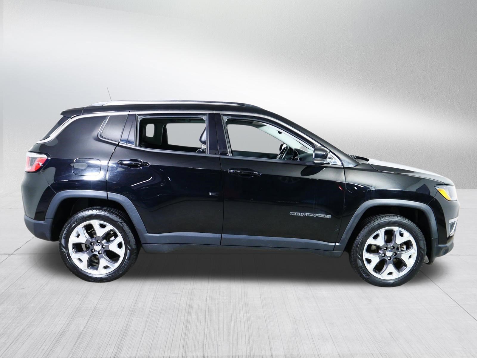 Used 2018 Jeep Compass Limited AWD/4WD image 8