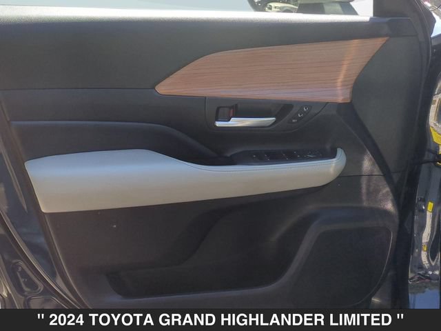 Used 2024 Toyota Grand Highlander AWD image 11