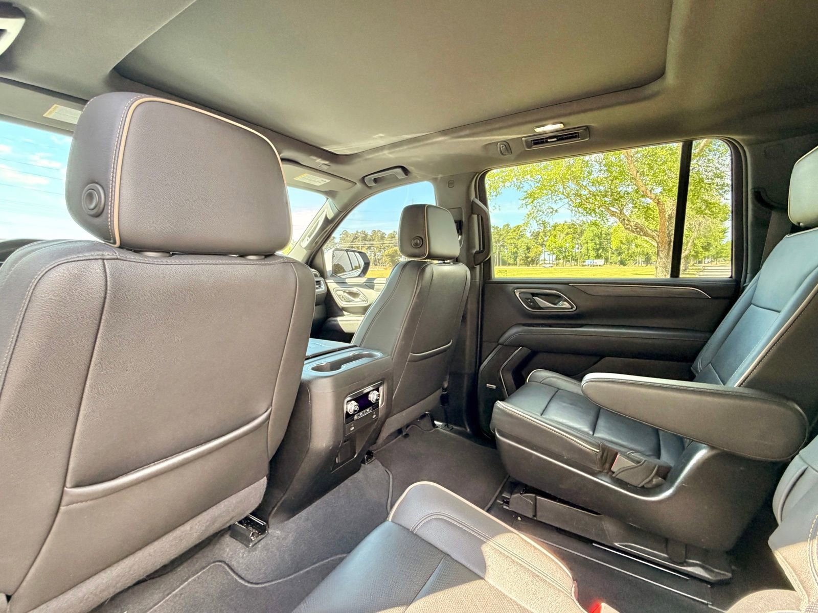 Used 2023 GMC Yukon XL SLT RWD image 14