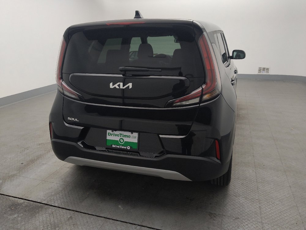 Used 2023 Kia Soul LX image 7