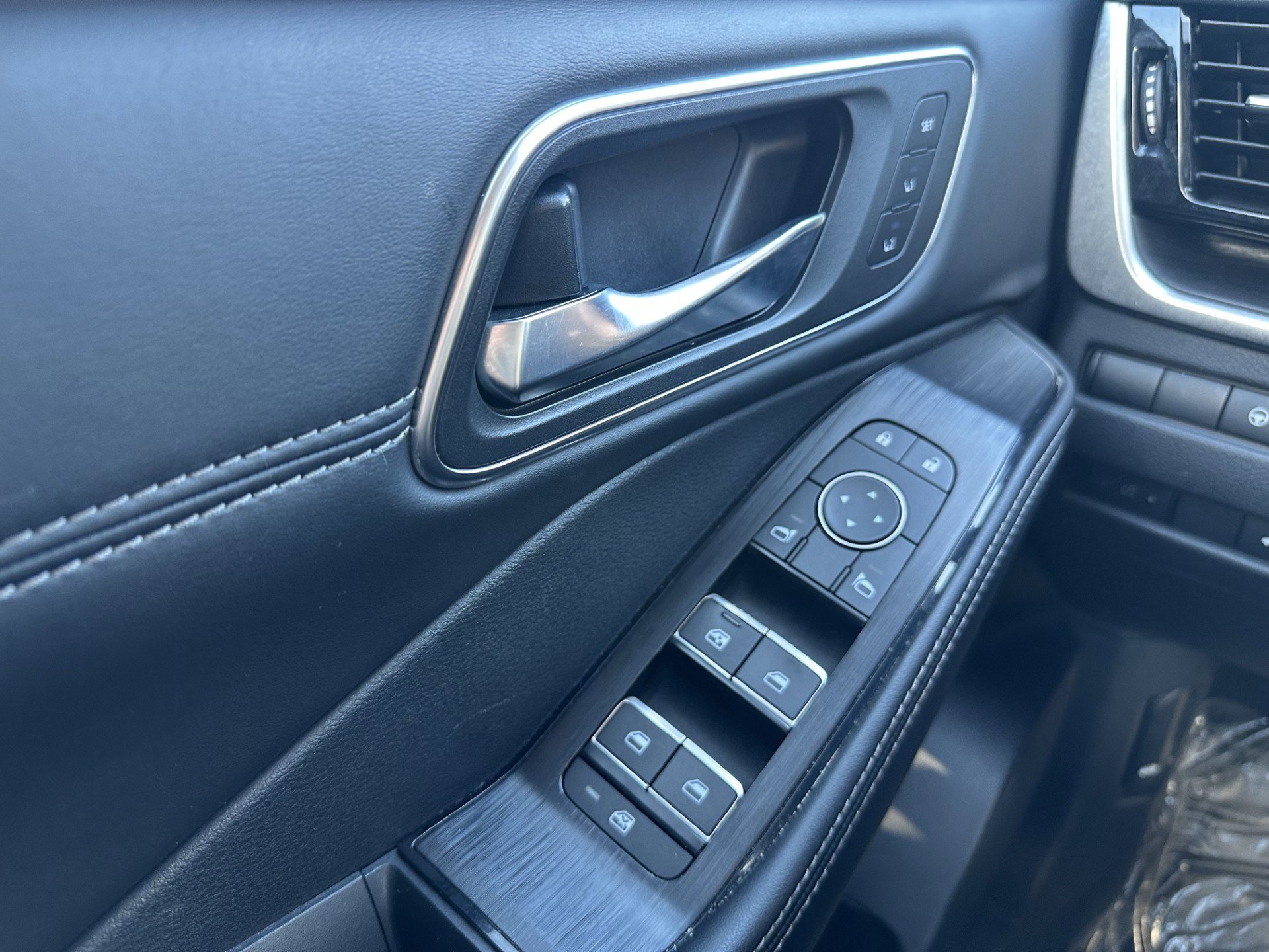 Certified 2023 Nissan Rogue Platinum w/ Platinum Premium Package image 17