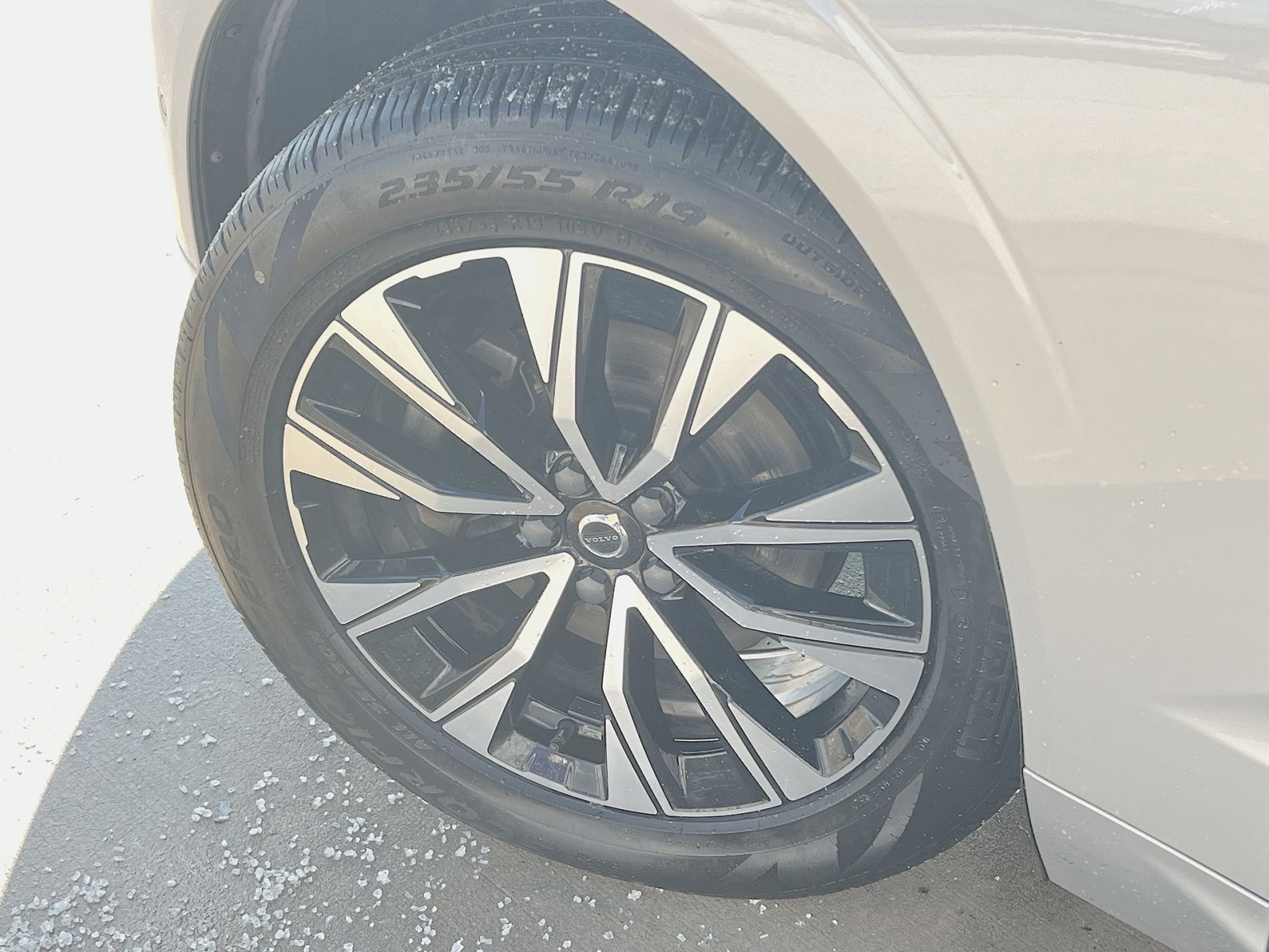 Certified 2023 Volvo XC60 B5 Plus w/ Climate Package image 12