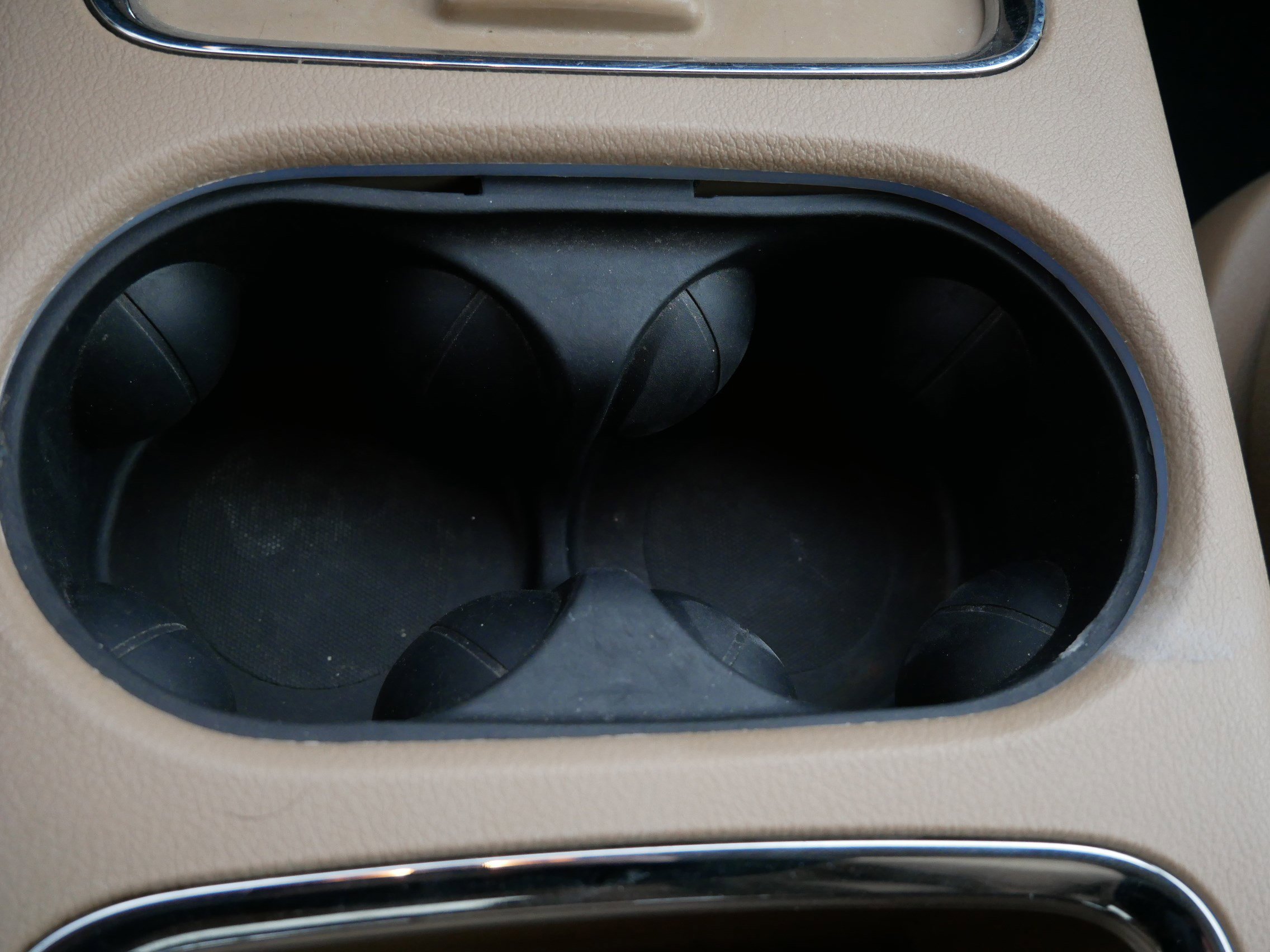 Used 2014 Dodge Grand Caravan SXT image 29