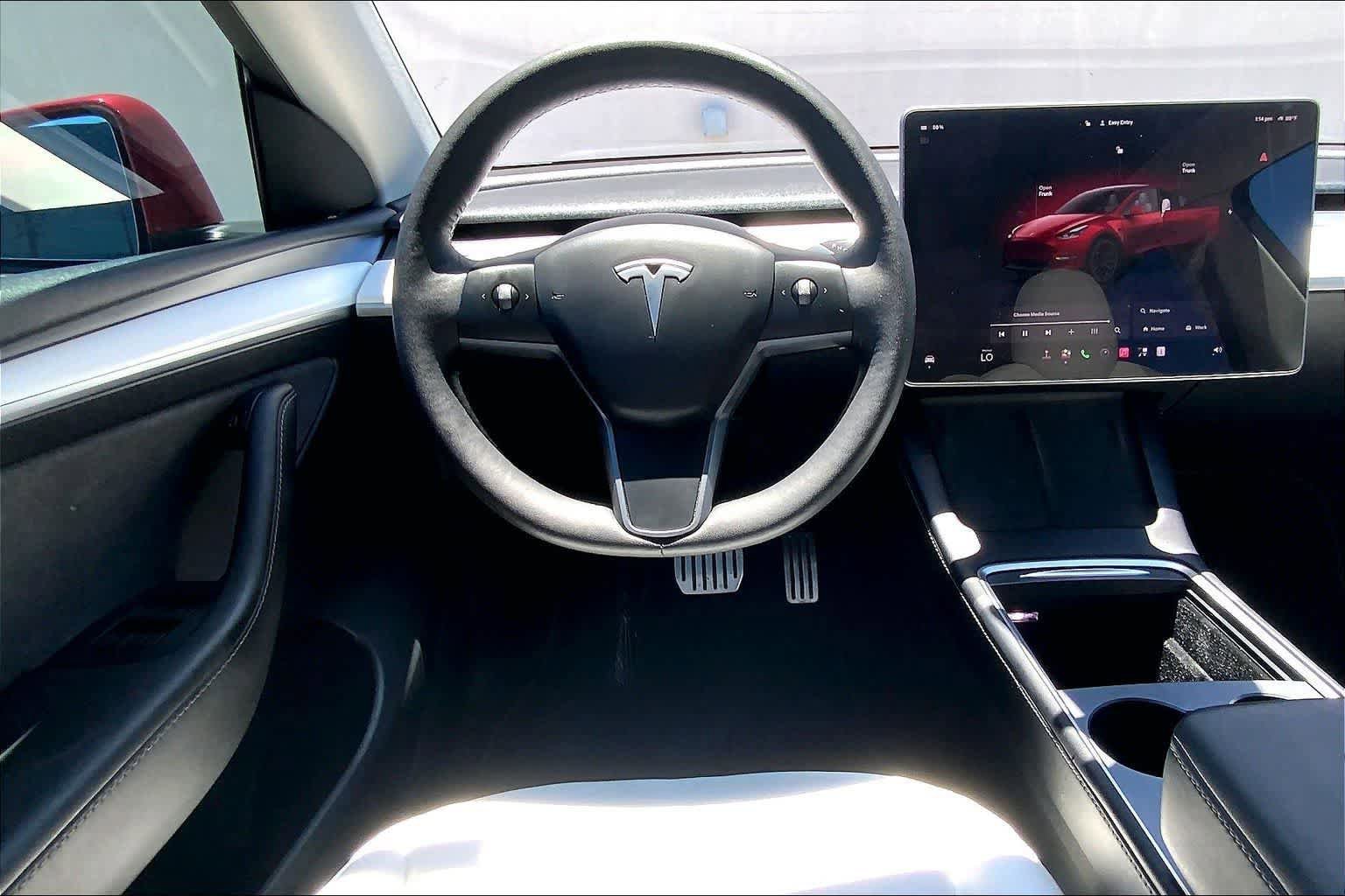 Used 2022 Tesla Model Y Performance AWD/4WD image 14