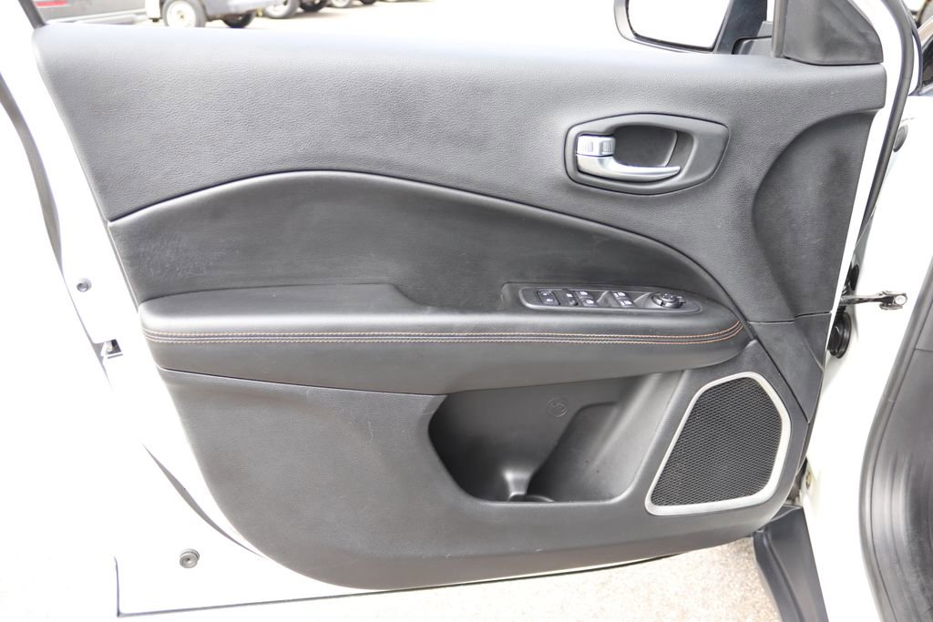 Used 2020 Jeep Compass Limited image 11