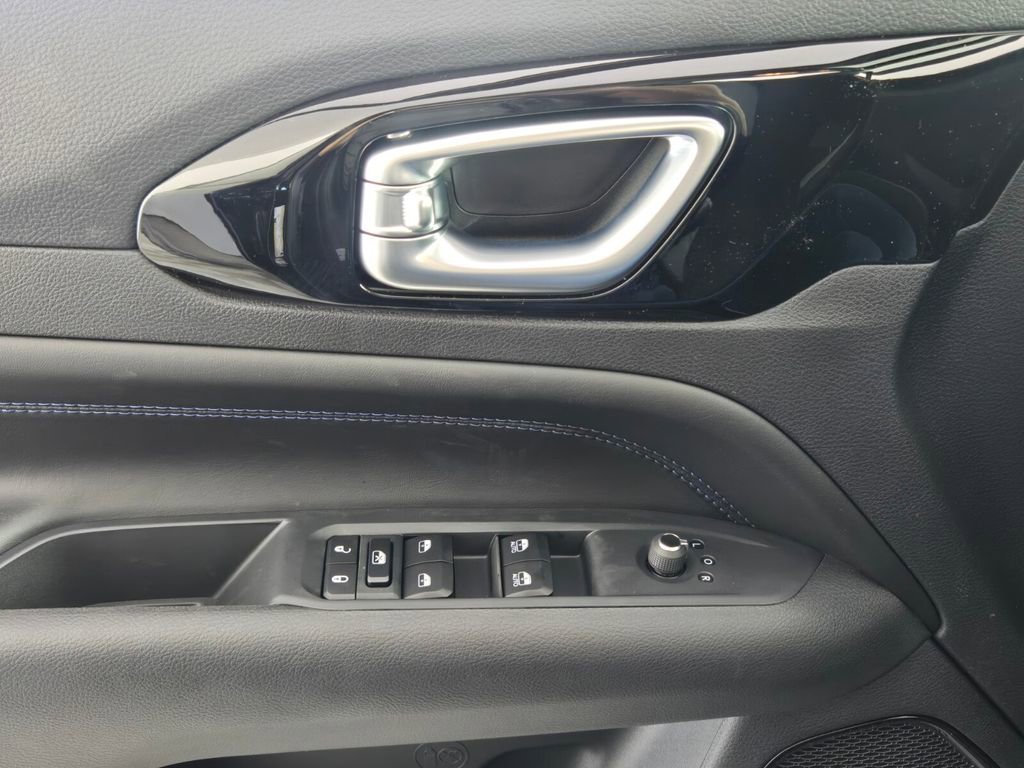 New 2026 Jeep Compass Latitude w/ Sun and Sound Group image 26