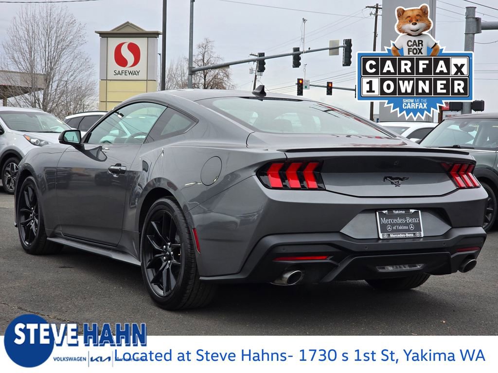 Used 2025 Ford Mustang Premium image 3