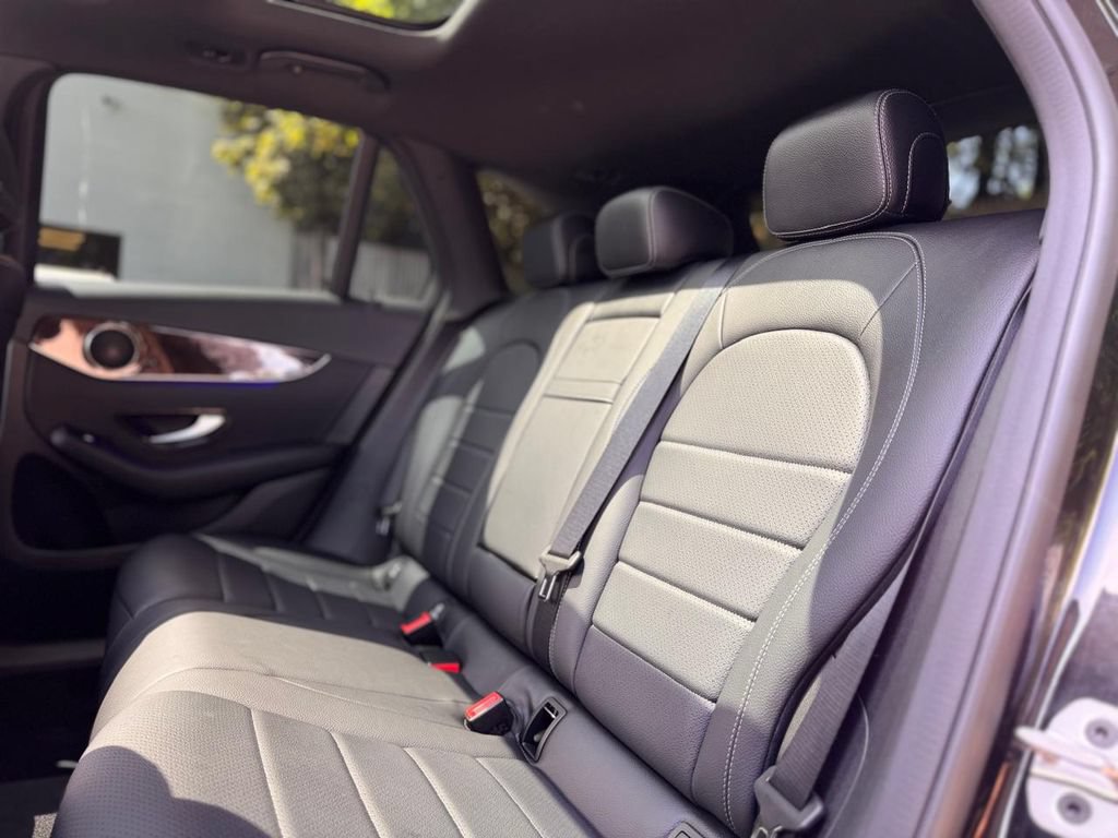 Used 2021 Mercedes-Benz GLC 300 4MATIC image 22