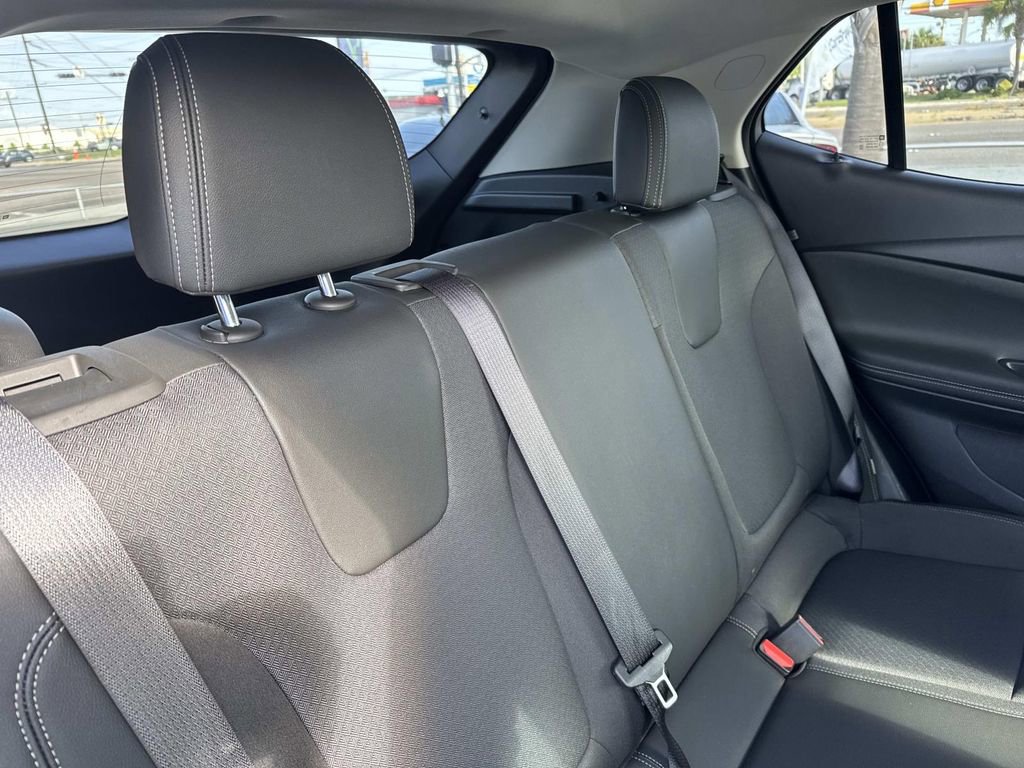 Certified 2025 Buick Encore GX Preferred FWD image 9