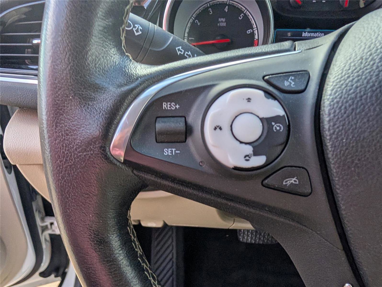 Used 2018 Buick Regal Essence w/ Driver Confidence Package #1 image 18