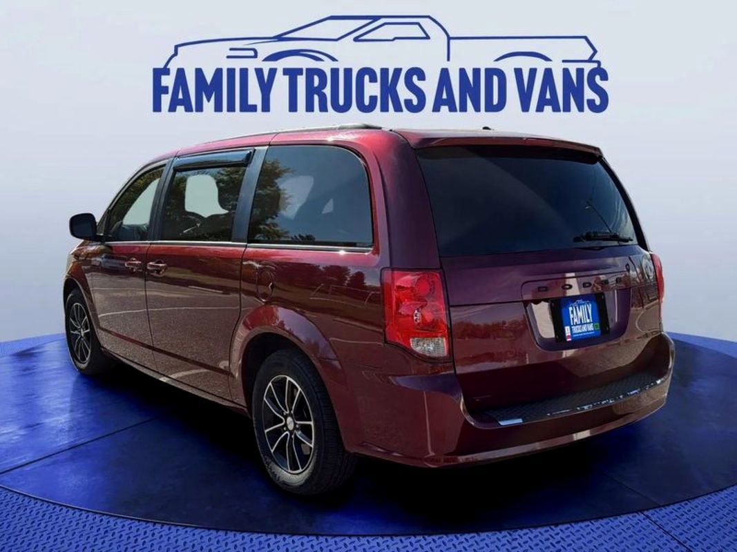 Used 2018 Dodge Grand Caravan GT image 3