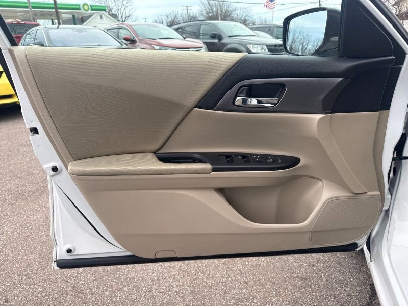 Used 2015 Honda Accord LX image 9