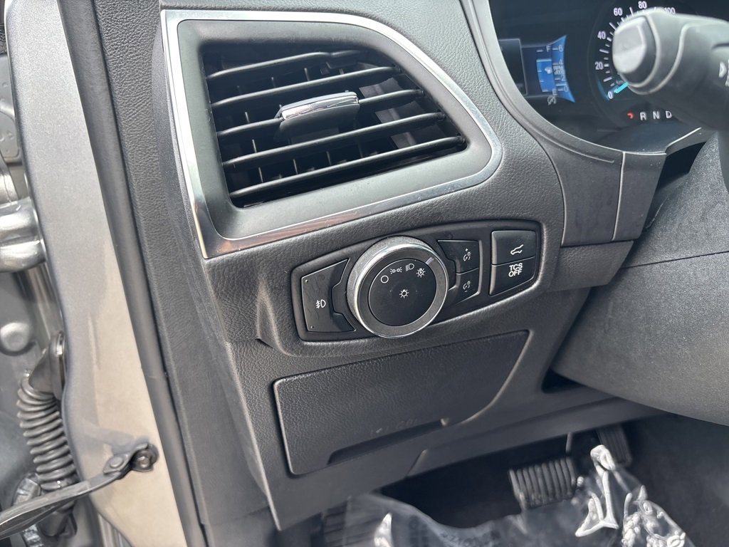 Used 2024 Ford Edge Titanium image 16