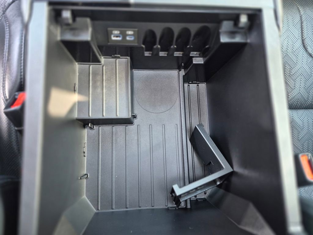 Used 2024 Toyota Tundra Limited image 24