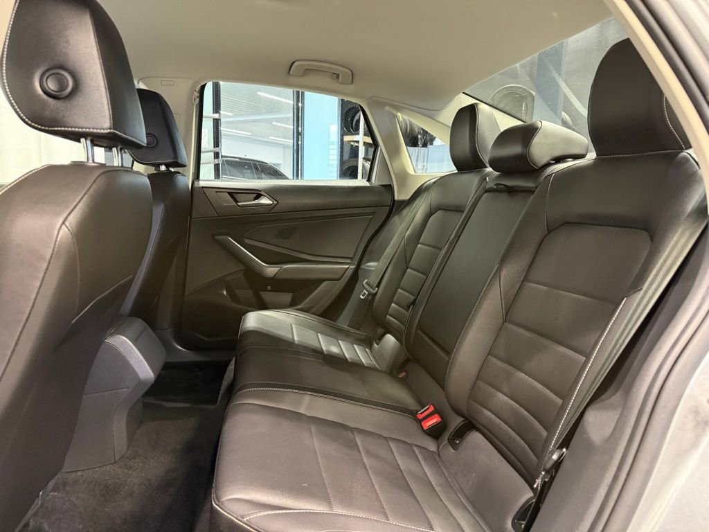 Used 2024 Volkswagen Jetta SE image 20