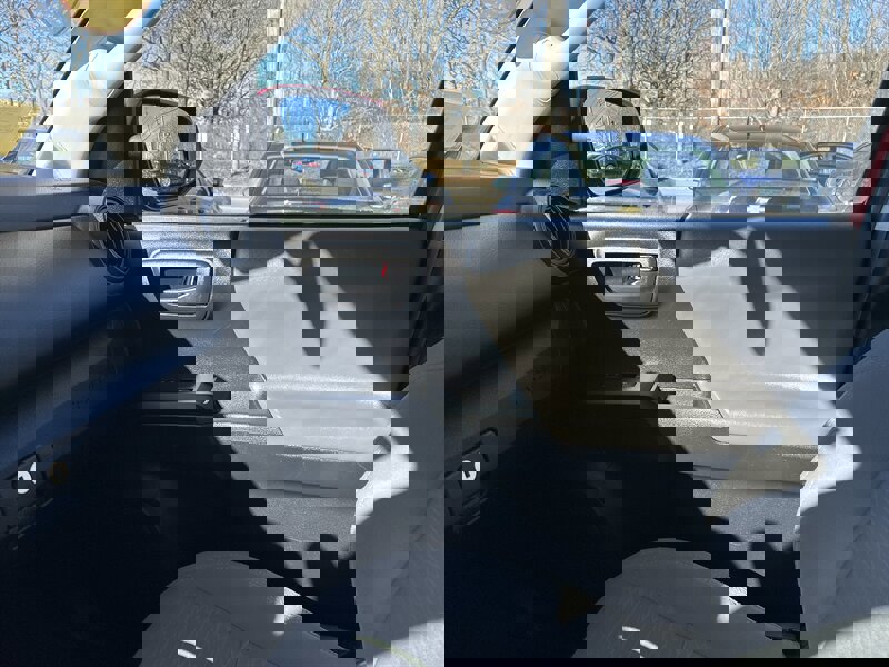 Used 2018 Toyota Tacoma SR image 12