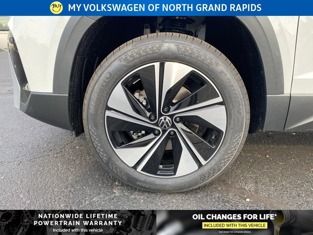 New 2026 Volkswagen Taos SE AWD/4WD image 4