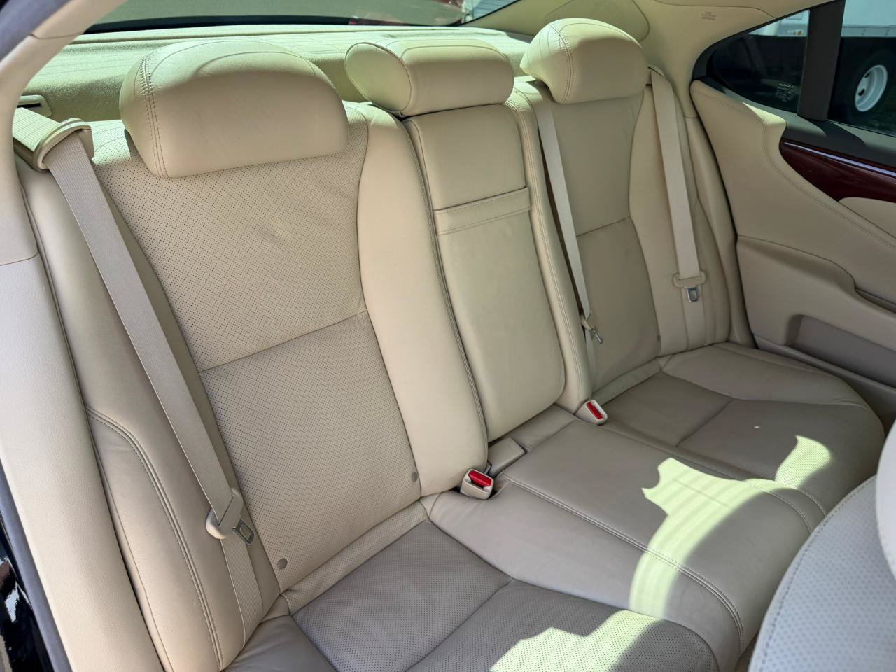 Used 2012 Lexus LS 460 w/ Luxury Value Edition RWD image 42