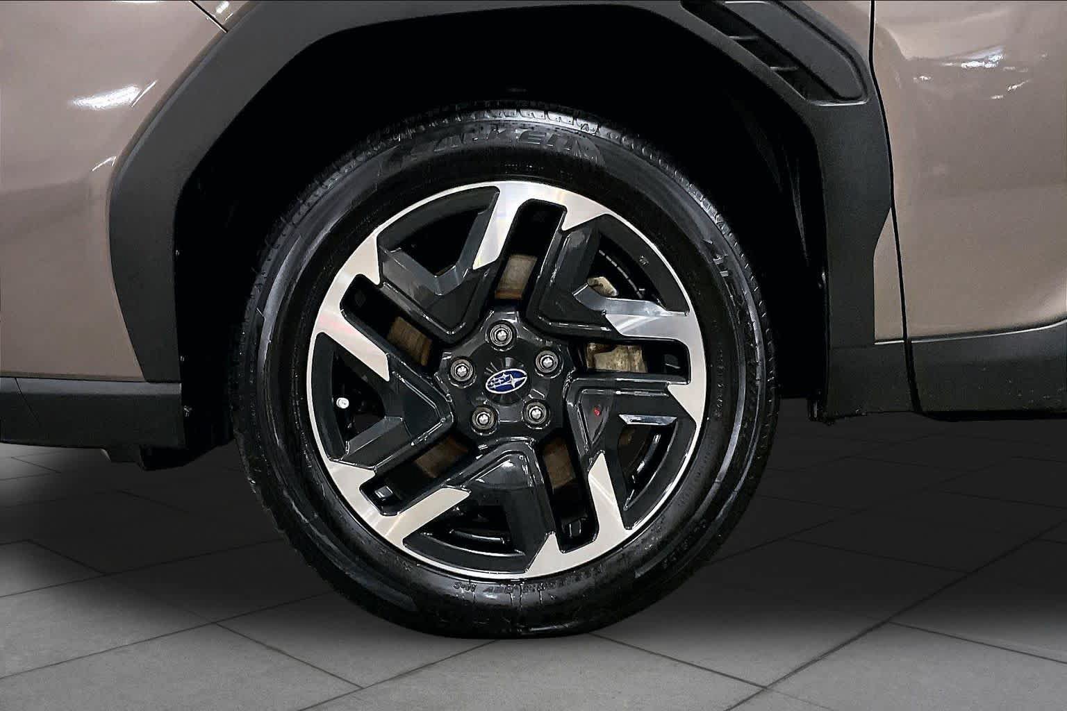 Certified 2025 Subaru Forester Premium AWD/4WD image 11