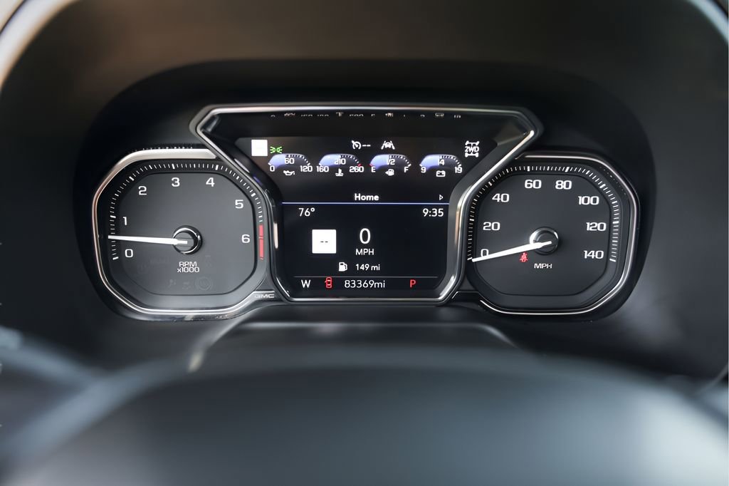 Used 2021 GMC Yukon AT4 w/ Rear Media and Nav Package AWD/4WD image 14
