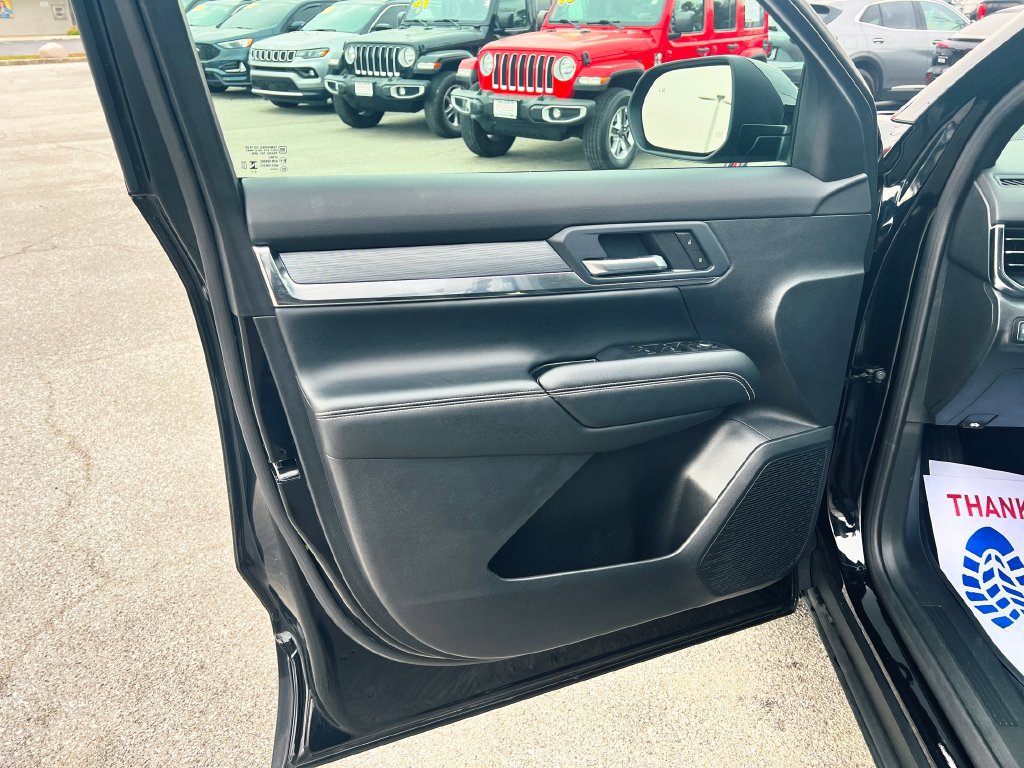 Used 2026 GMC Terrain Elevation w/ Black Edition FWD image 15