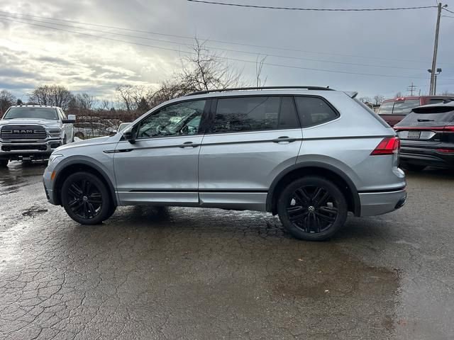 Used 2022 Volkswagen Tiguan SE R-Line image 6