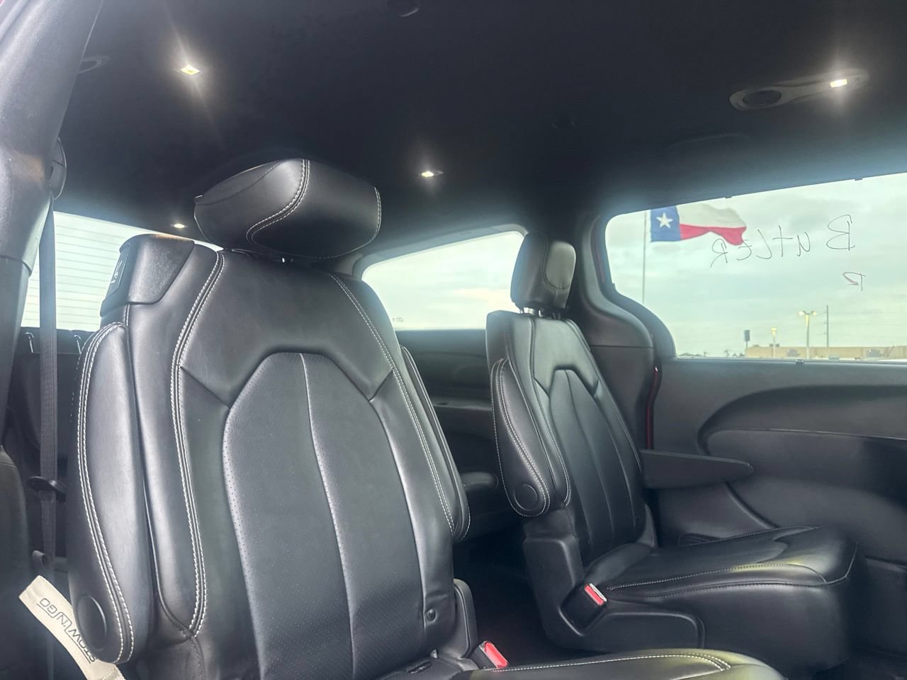Used 2025 Chrysler Pacifica Select FWD image 29