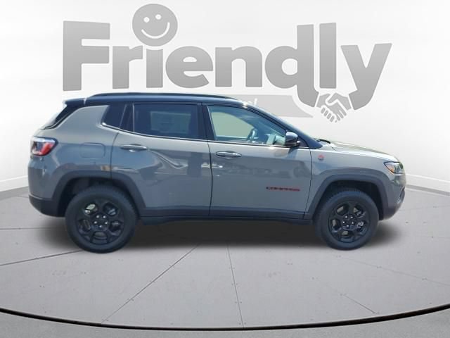 Used 2023 Jeep Compass Trailhawk w/ Trailhawk Convenience Group AWD/4WD image 6