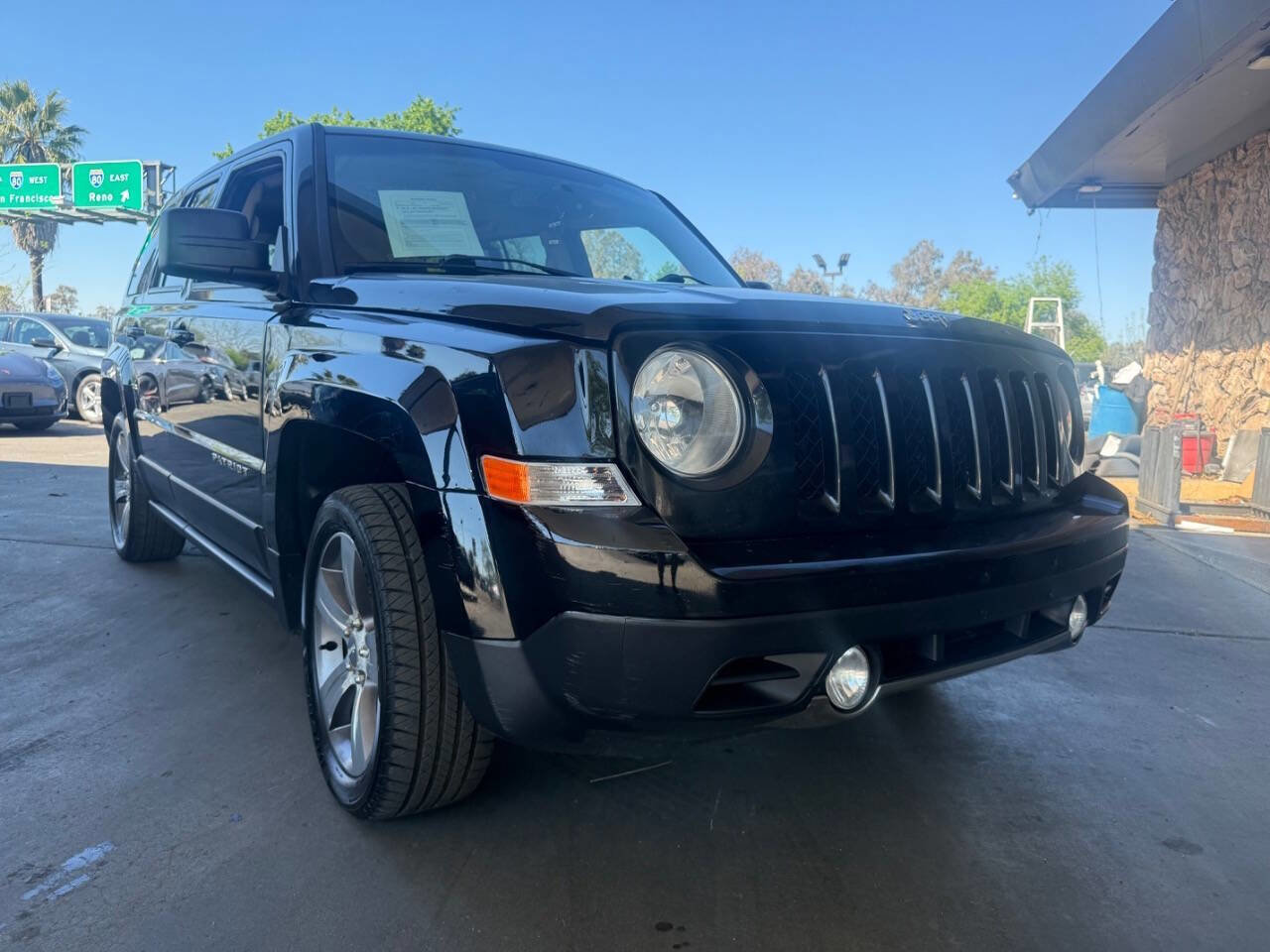 Used 2016 Jeep Patriot High Altitude FWD image 32