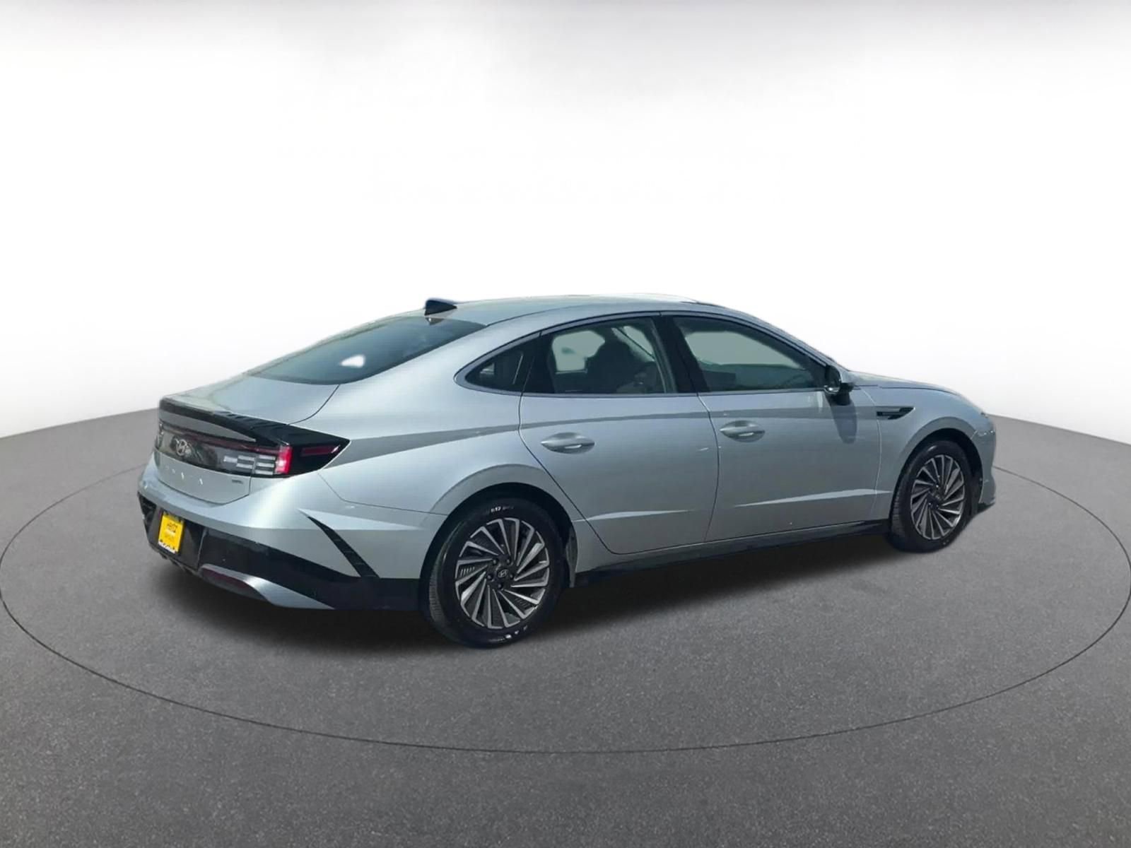 Used 2025 Hyundai Sonata SEL FWD image 14