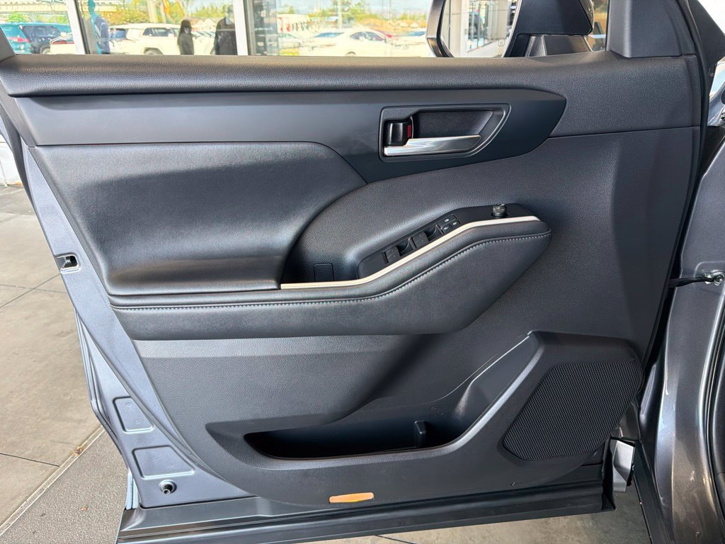 Certified 2021 Toyota Highlander XSE FWD image 19