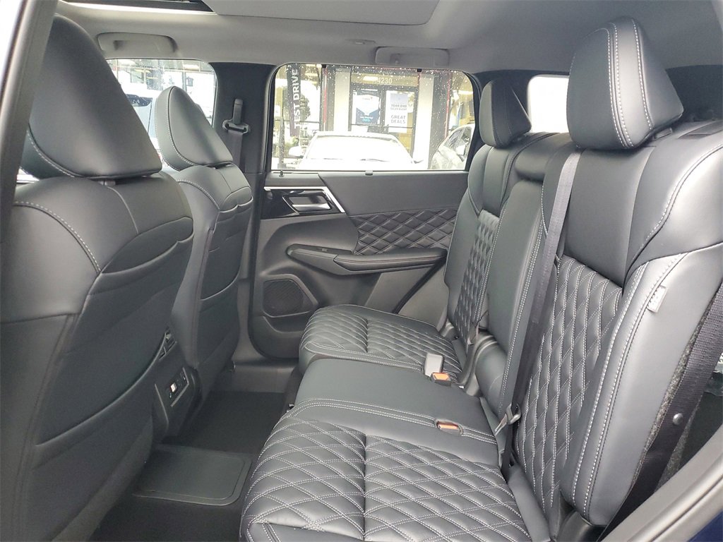 New 2025 Mitsubishi Outlander SEL image 12