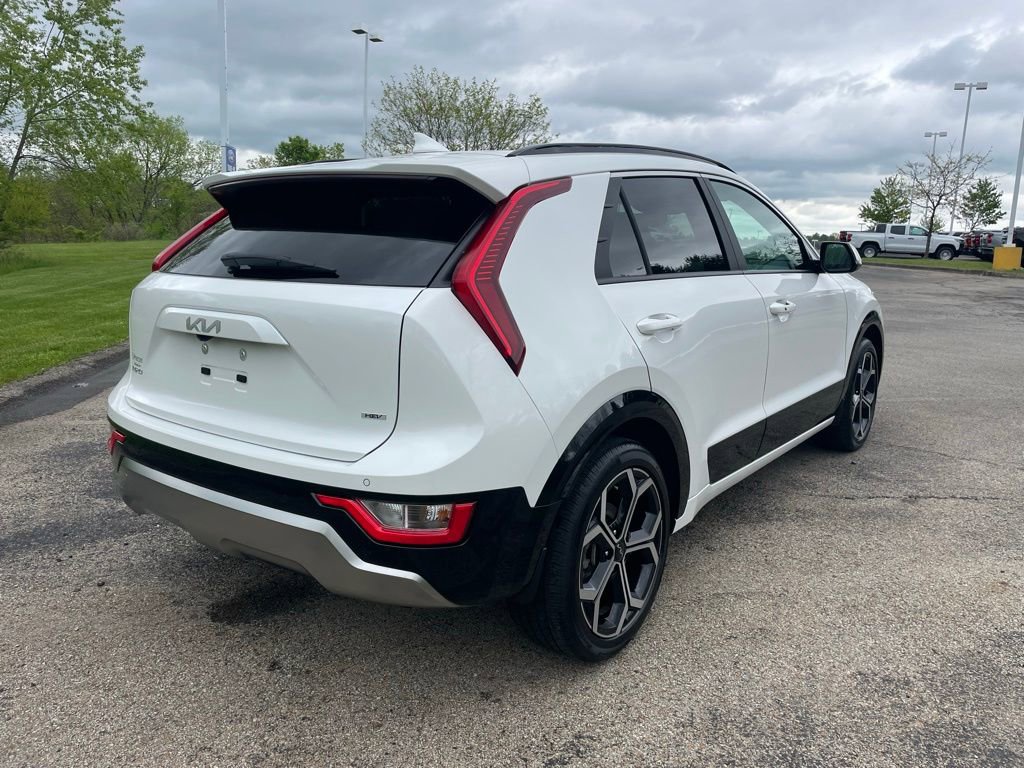Certified 2024 Kia Niro EX Touring FWD image 3