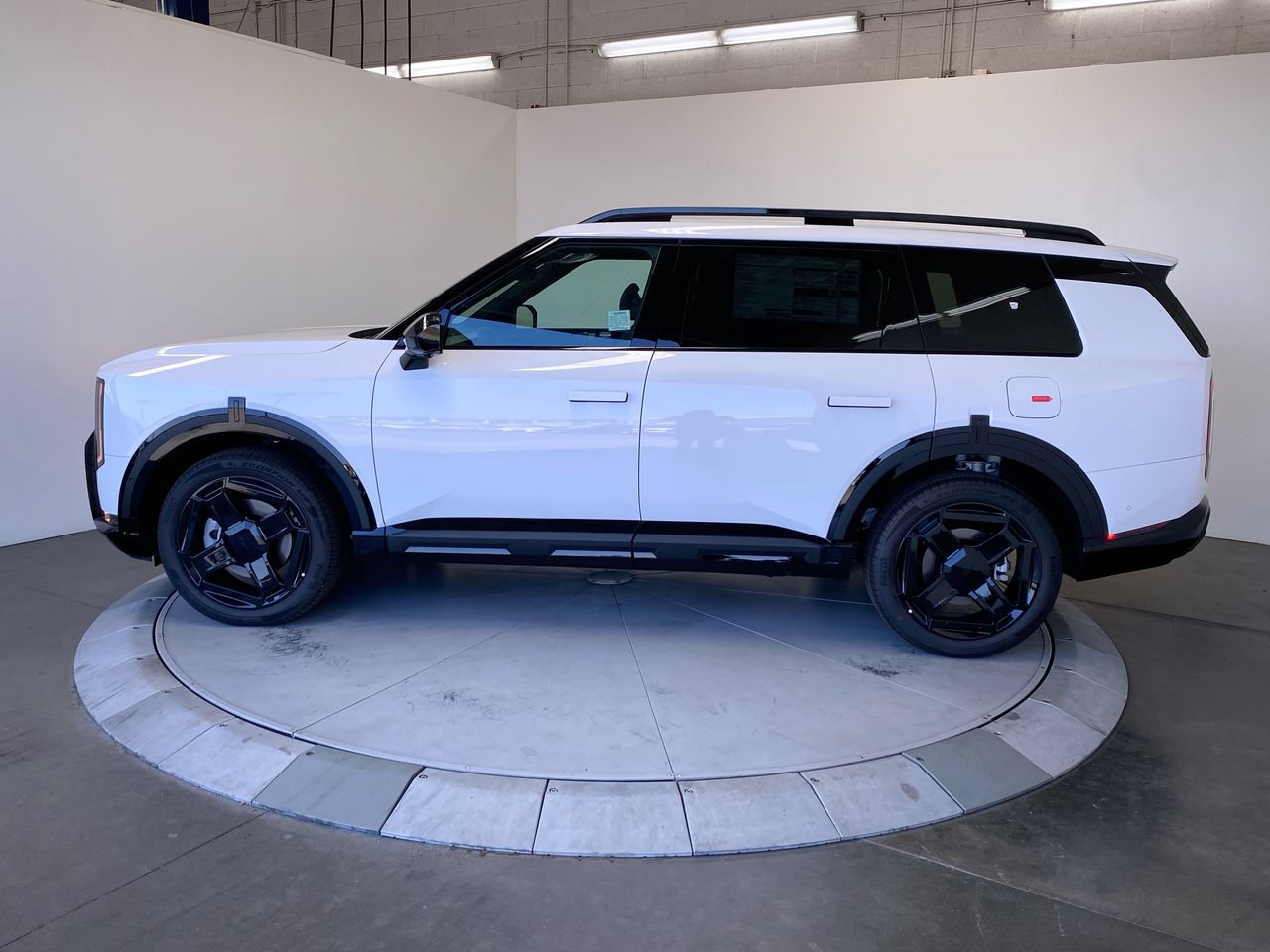 New 2027 Kia Telluride SX X-Line w/ Towing Package AWD/4WD image 2