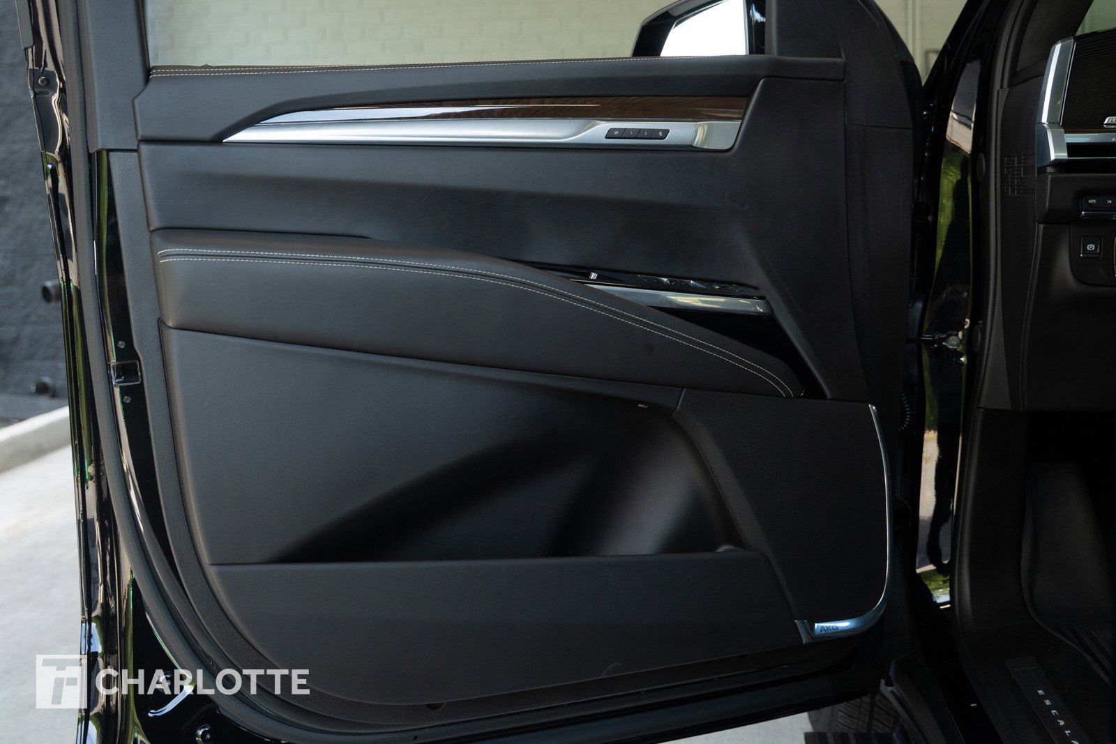 Used 2025 Cadillac Escalade Sport Platinum w/ LPO, Floor Liner Package AWD/4WD image 16