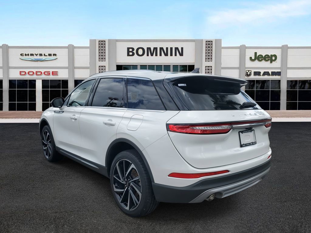 Used 2024 Lincoln Corsair Reserve image 3