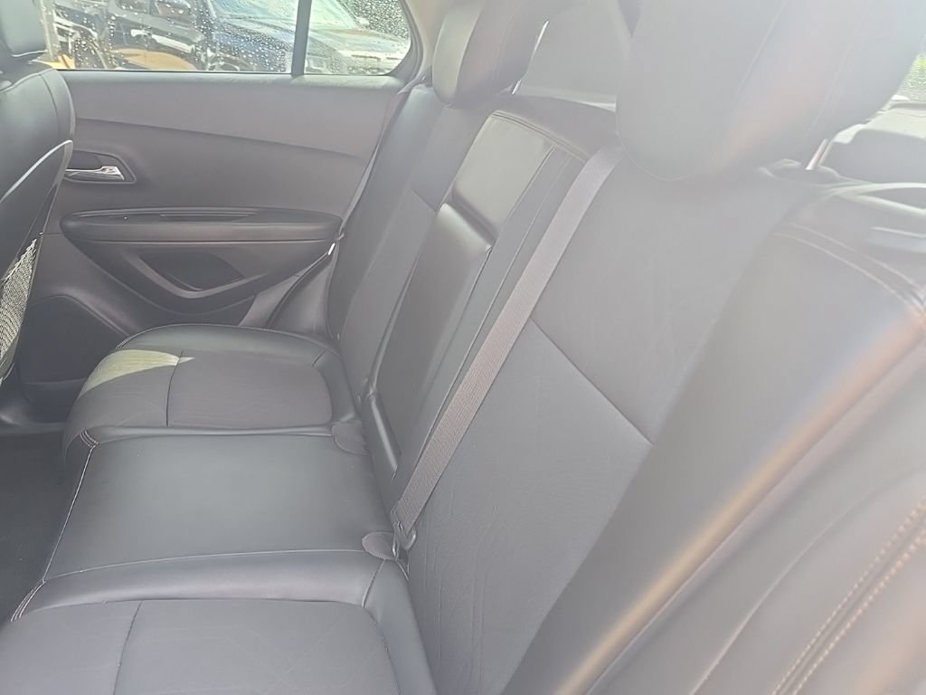 Used 2017 Chevrolet Trax LT w/ LT Convenience Package FWD image 10