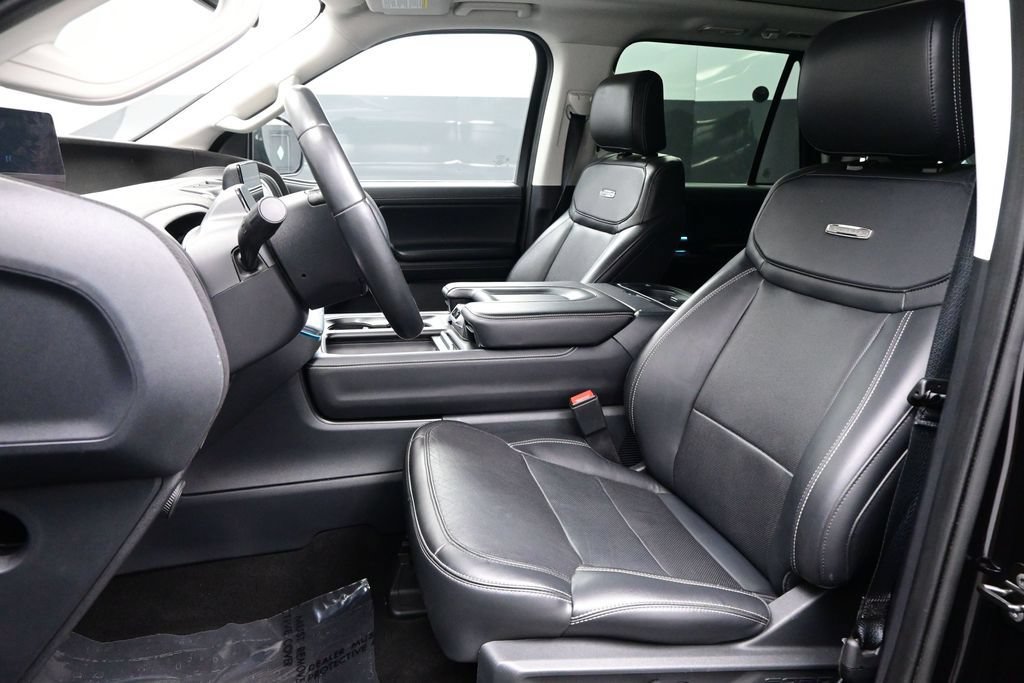 Used 2025 Ford Expedition Max Platinum AWD/4WD image 9