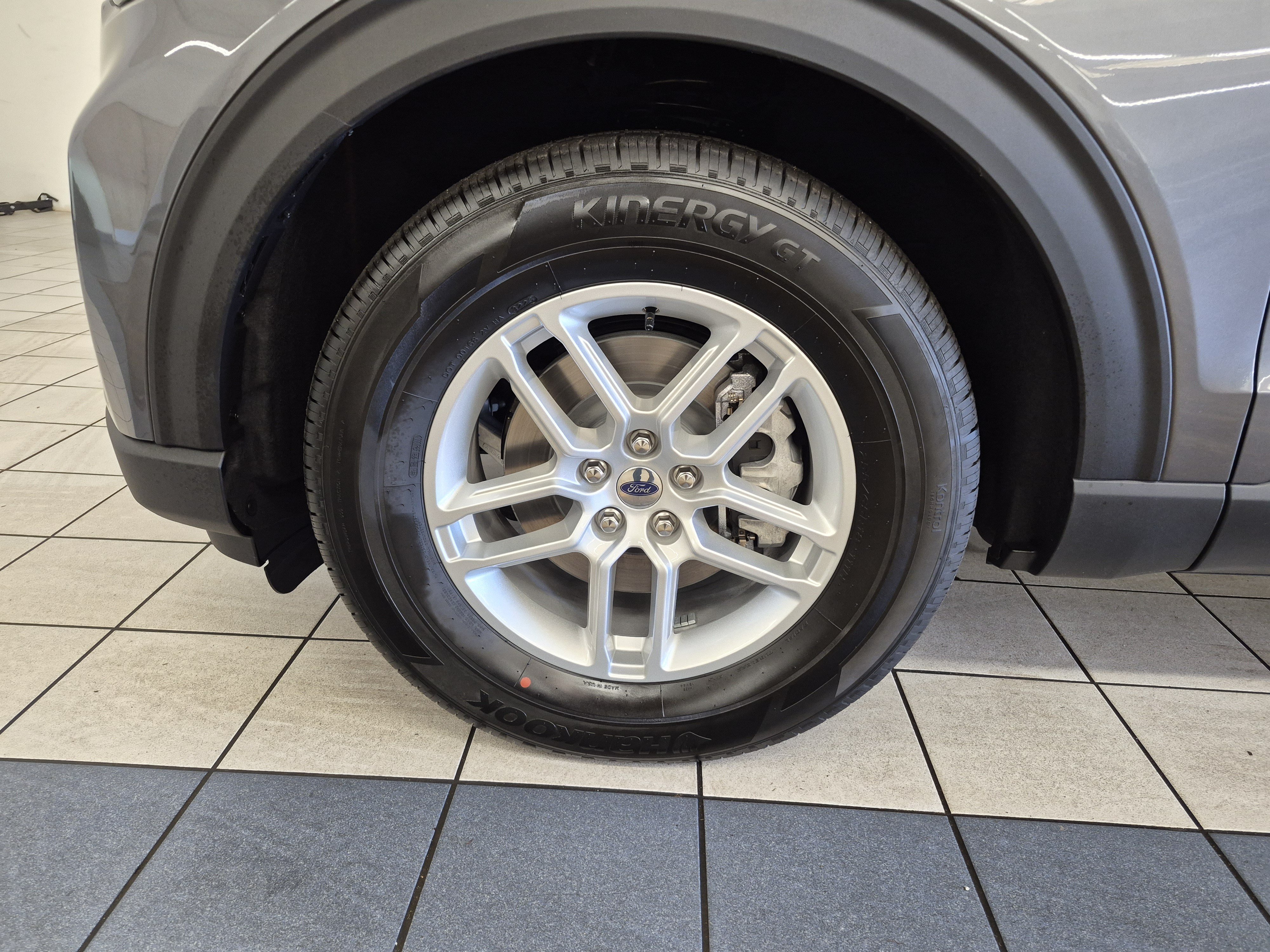 New 2027 Ford Explorer Active w/ Active Comfort Package RWD image 7